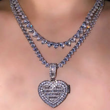 Load image into Gallery viewer, Marie Heart Pendant
